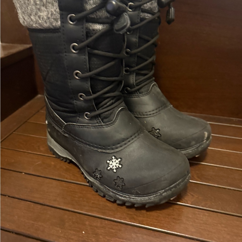 Black Winter Boots with Snowflake Design